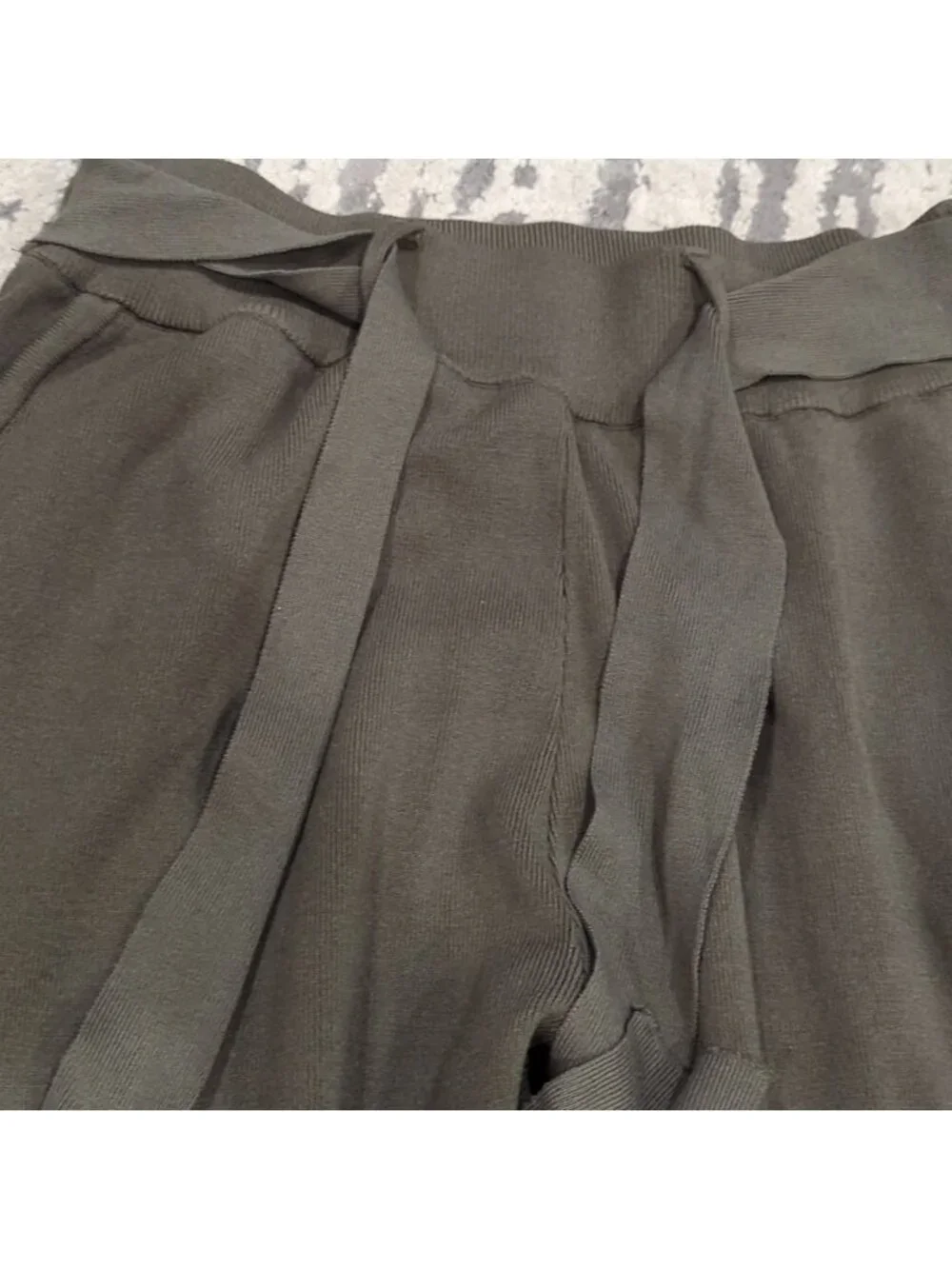 Zara Green knit joggers with waist tie and pockets